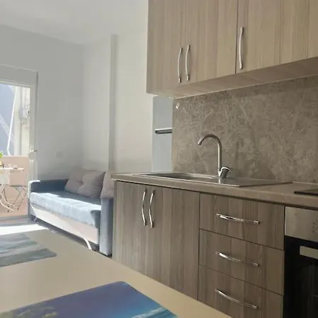 Apartament Sun & Sea Qerret 1 *